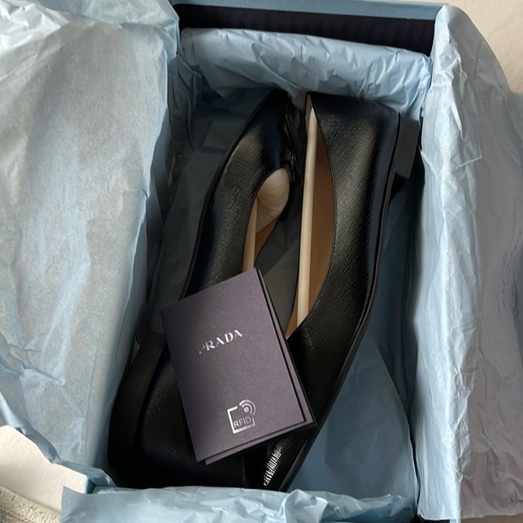 Prada saffiano leather bow tie flats. Size 37.5 - Picture 7 of 11
